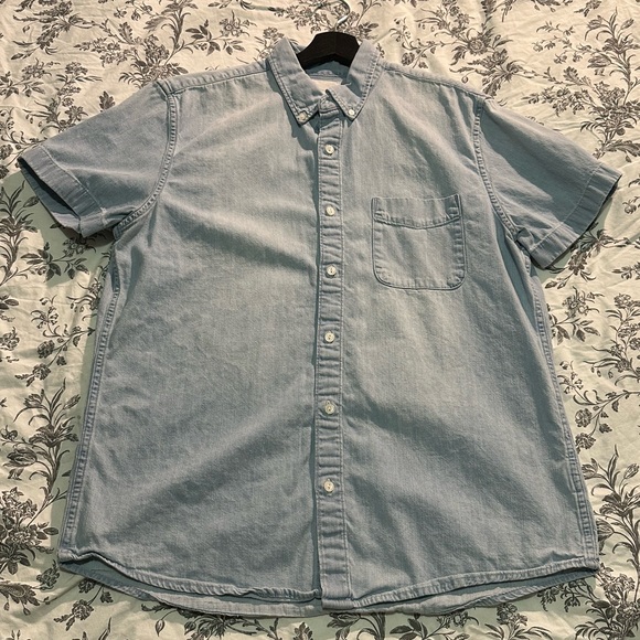 American Eagle Men’s Short Sleeve Denim Shirt - Picture 1 of 3